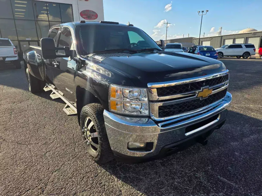 2011 Chevrolet Silverado 3500HD LTZ photo 1