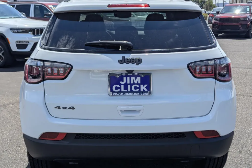 2025 Jeep Compass Latitude photo 1