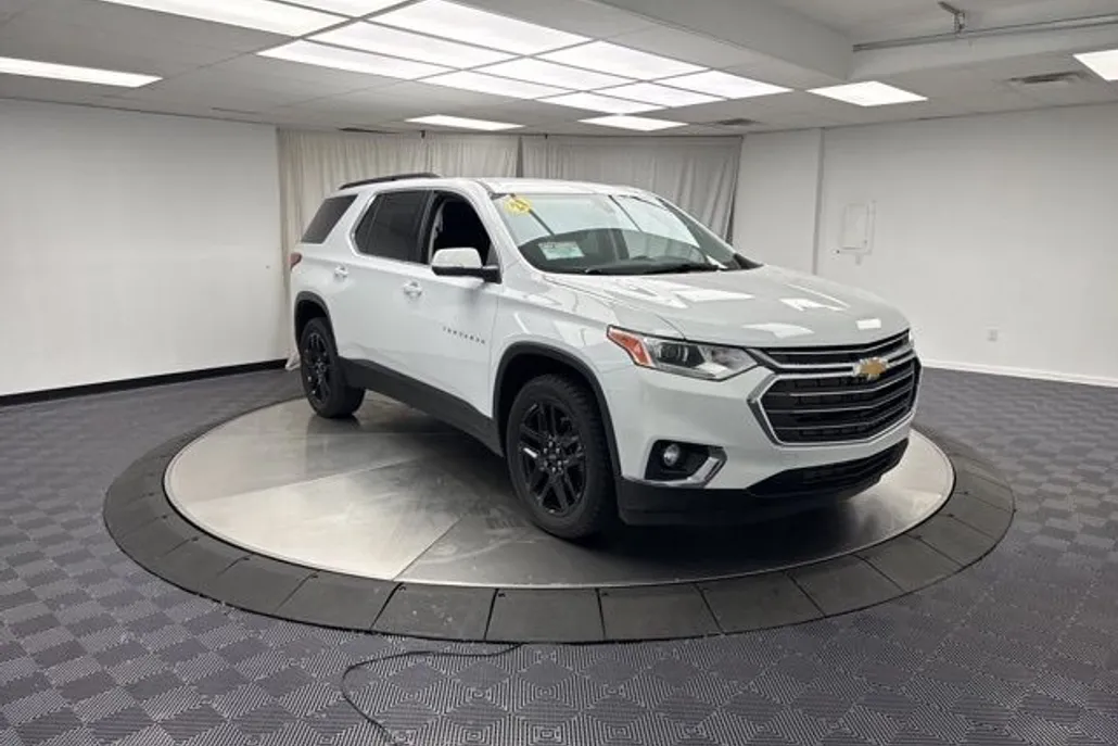 2021 Chevrolet Traverse photo 1