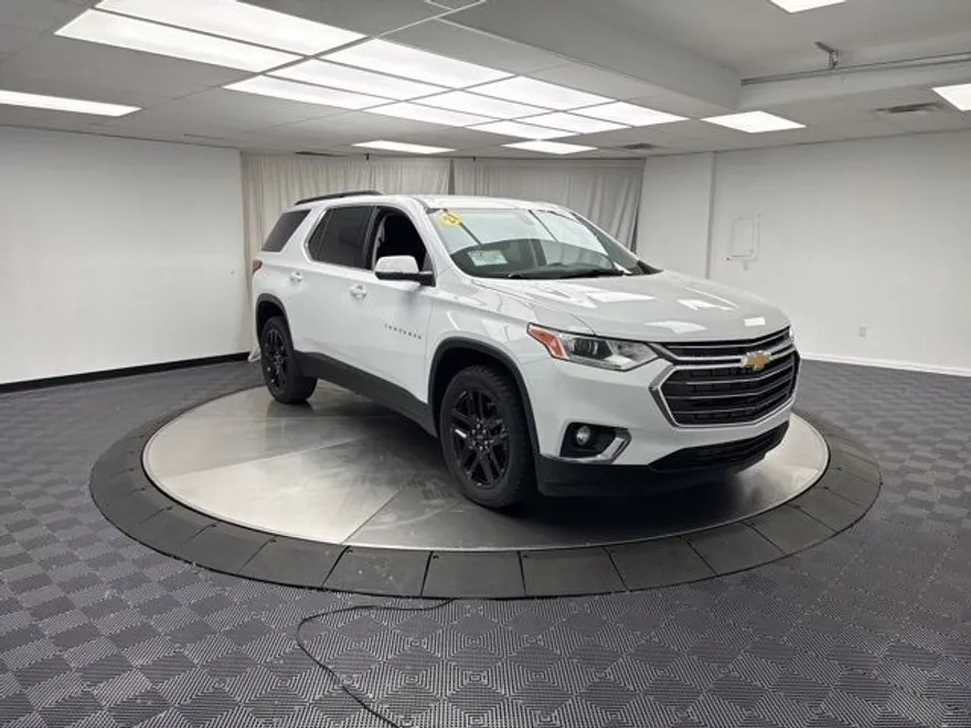 2021 Chevrolet Traverse photo 1