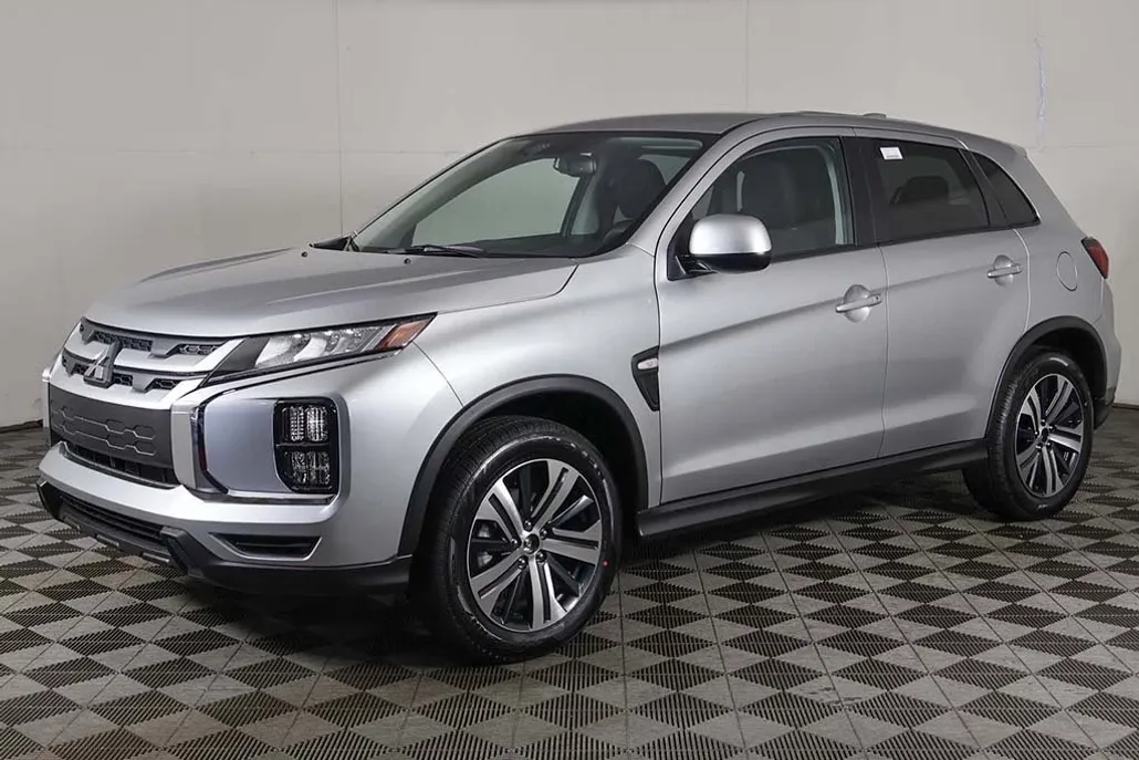 2025 Mitsubishi Outlander Sport ES photo 1