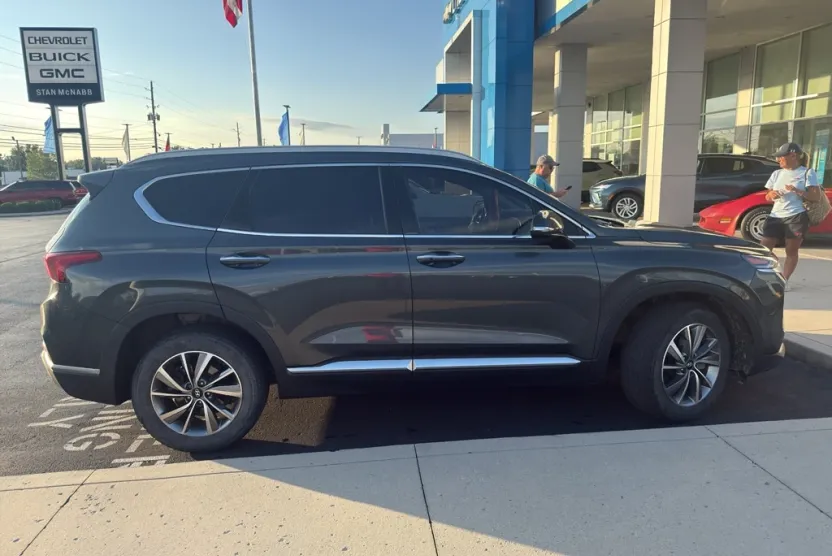 2020 Hyundai Santa Fe SEL photo 1