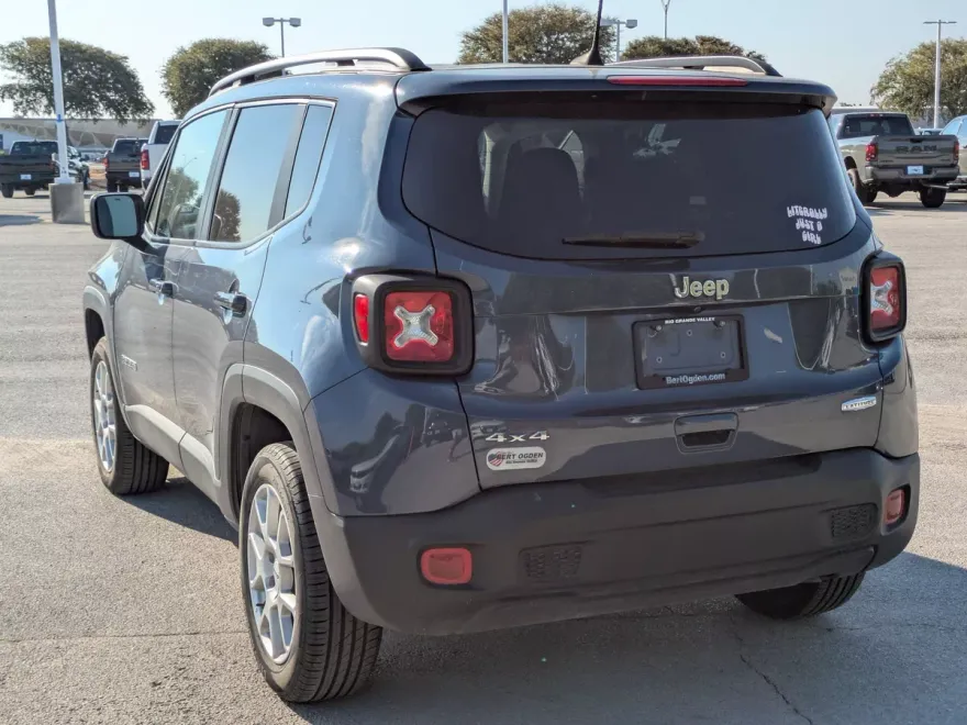2022 Jeep Renegade Latitude photo 1