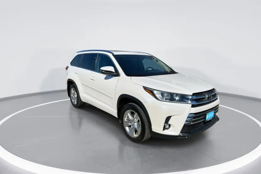 2019 Toyota Highlander Limited photo 1