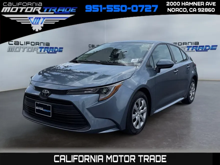 2023 Toyota Corolla LE photo 1