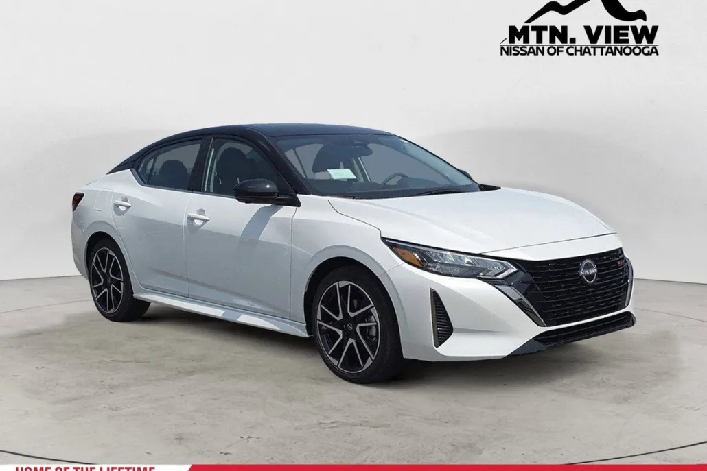 2025 Nissan Sentra SR photo 1