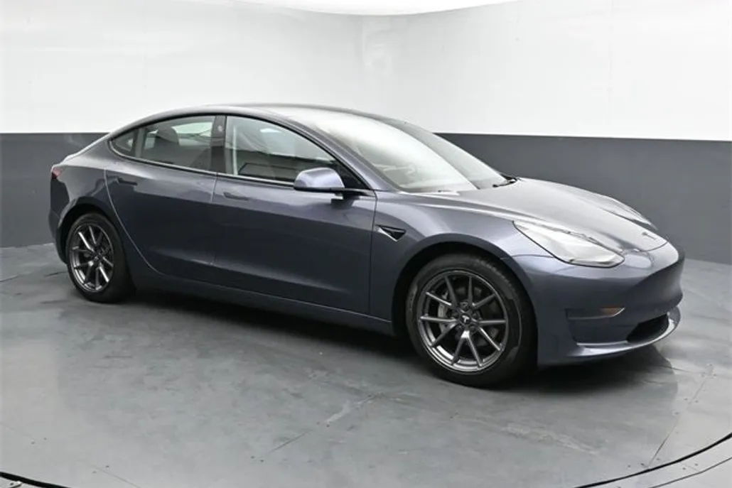 2021 Tesla Model 3 Standard Range Plus photo 1