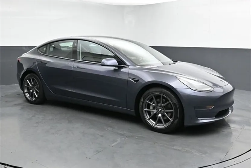 2021 Tesla Model 3 Standard Range Plus photo 1