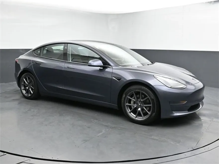 2021 Tesla Model 3 Standard Range Plus photo 1