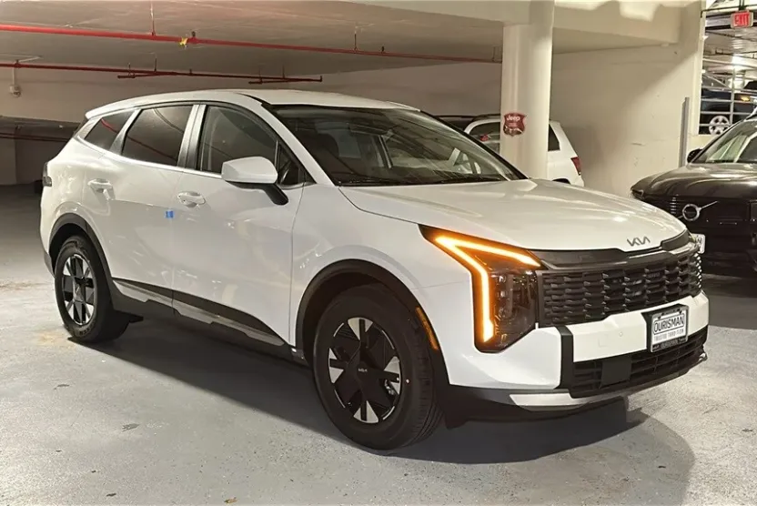 2026 Kia Sportage Hybrid LX photo 1