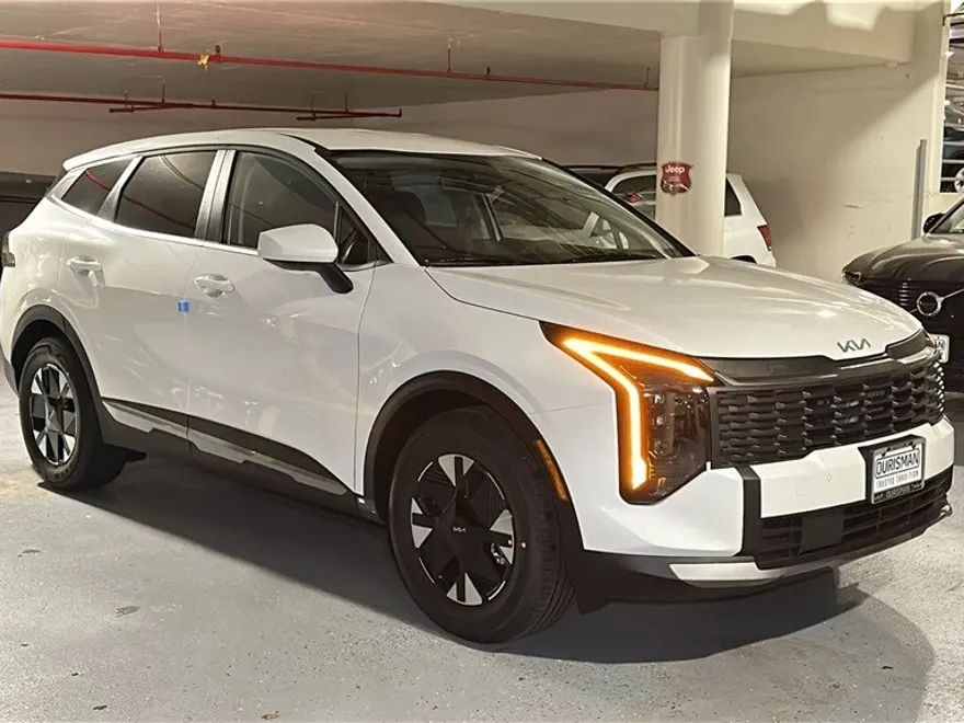 2026 Kia Sportage Hybrid LX photo 1