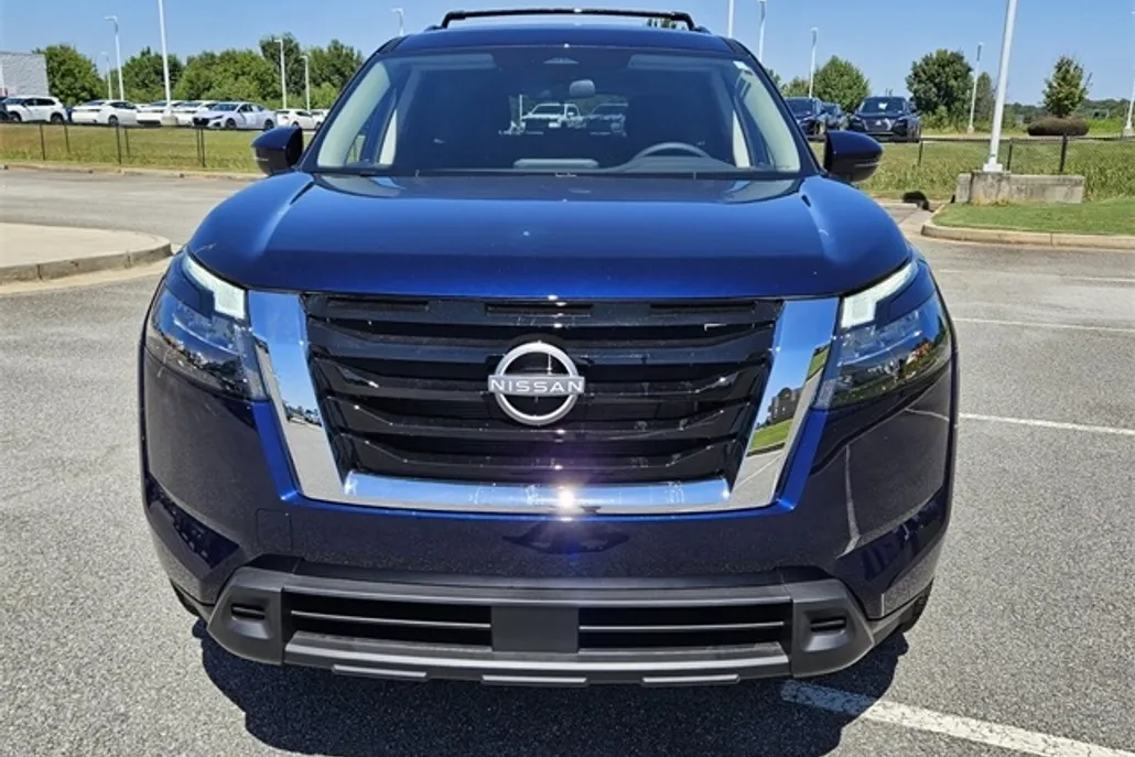 2025 Nissan Pathfinder SV photo 1