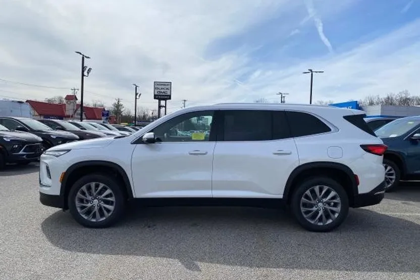 2025 Buick Enclave Preferred photo 1