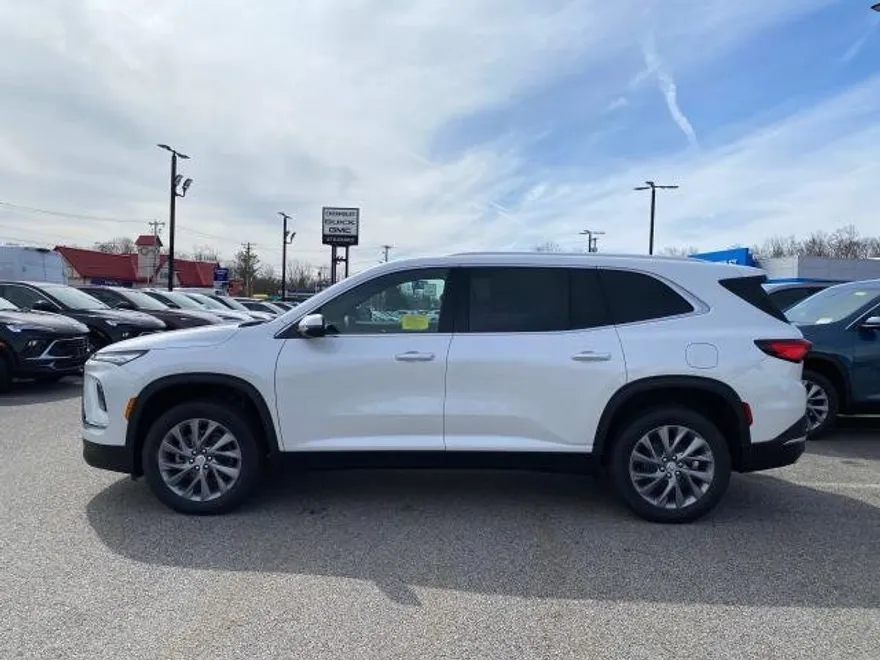 2025 Buick Enclave Preferred photo 1