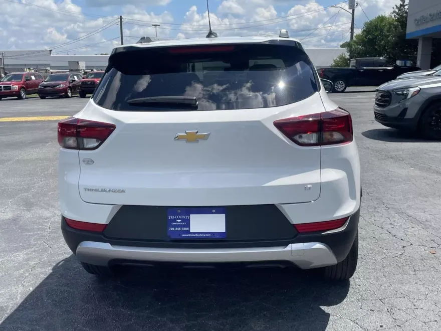 2023 Chevrolet Trailblazer LT photo 1