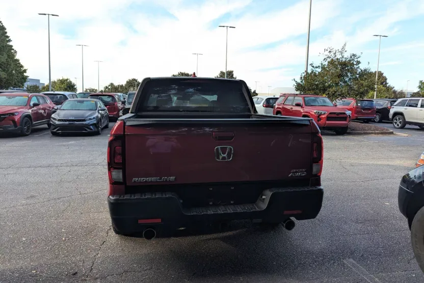 2021 Honda Ridgeline Sport photo 1