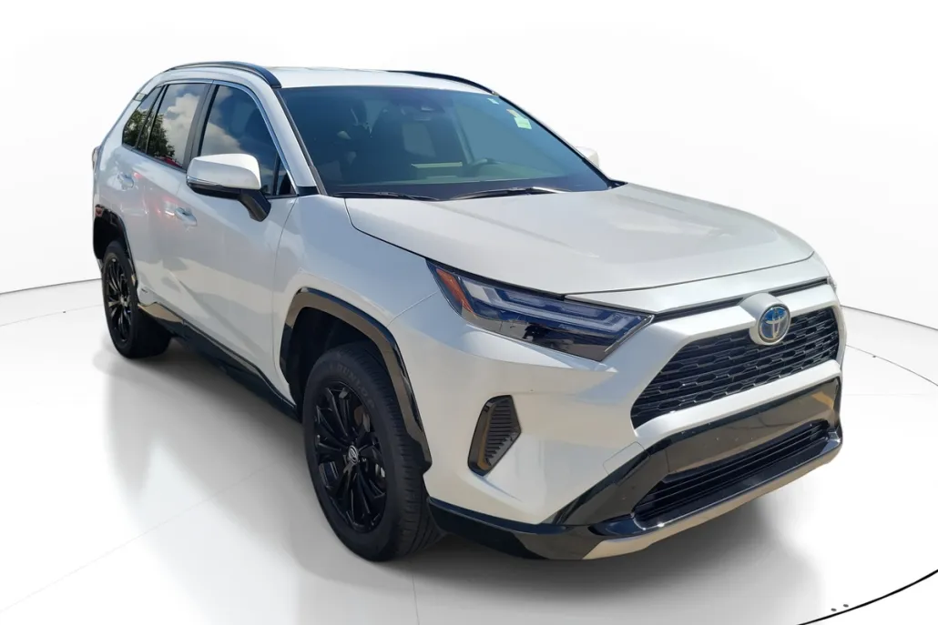 2024 Toyota RAV4 Hybrid SE photo 1