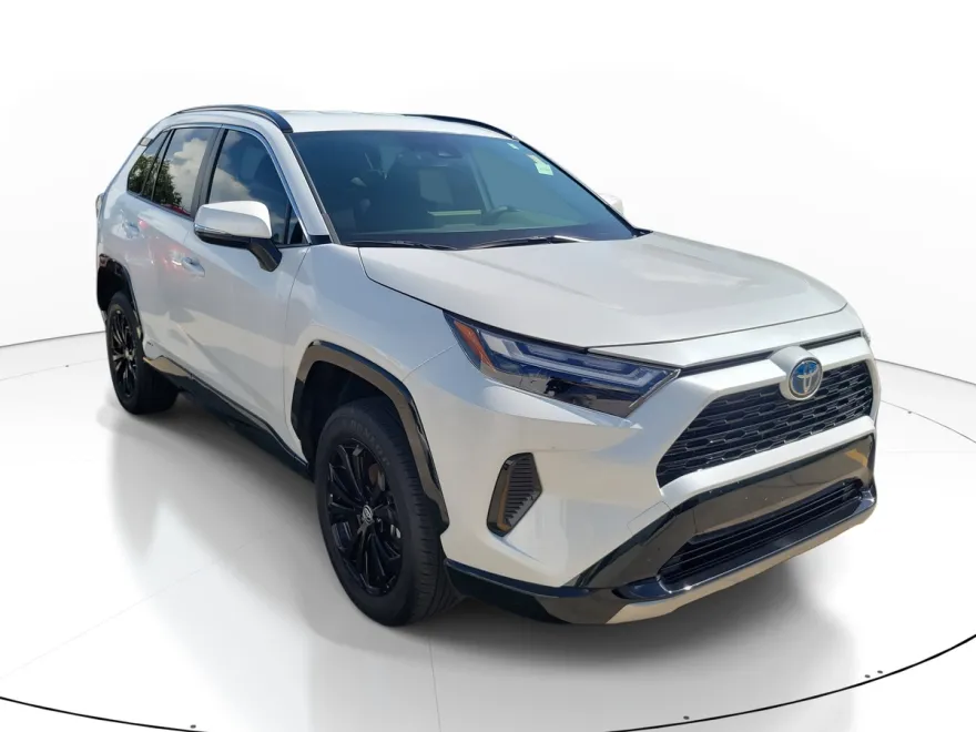 2024 Toyota RAV4 Hybrid SE photo 1