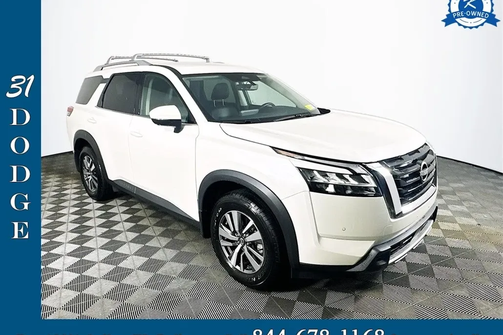 2023 Nissan Pathfinder SL photo 1