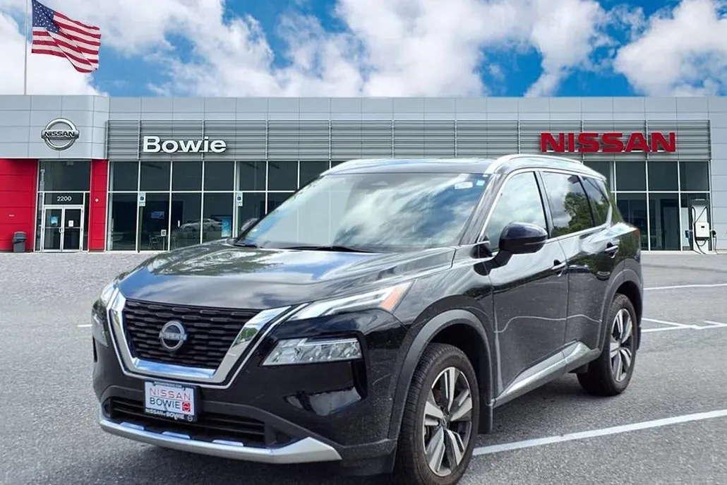 2023 Nissan Rogue Platinum photo 1