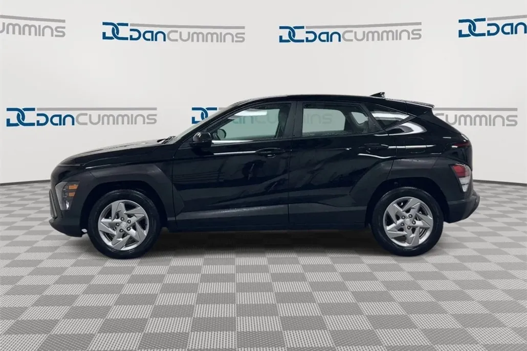 2024 Hyundai Kona SE photo 1