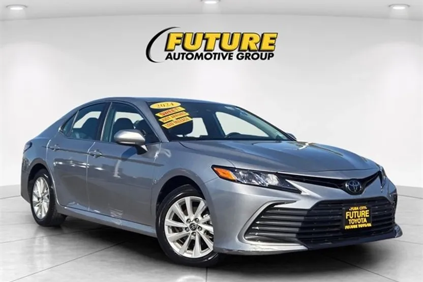 2024 Toyota Camry LE photo 1