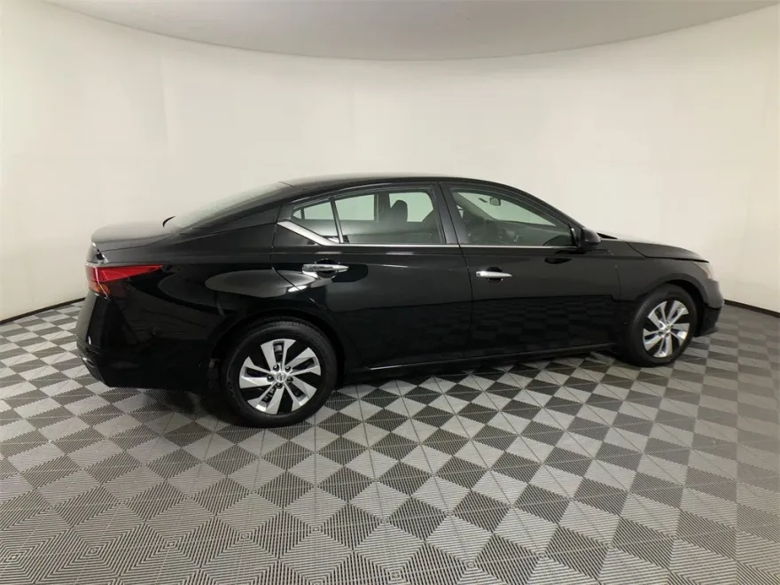 2022 Nissan Altima 2.5 S photo 1