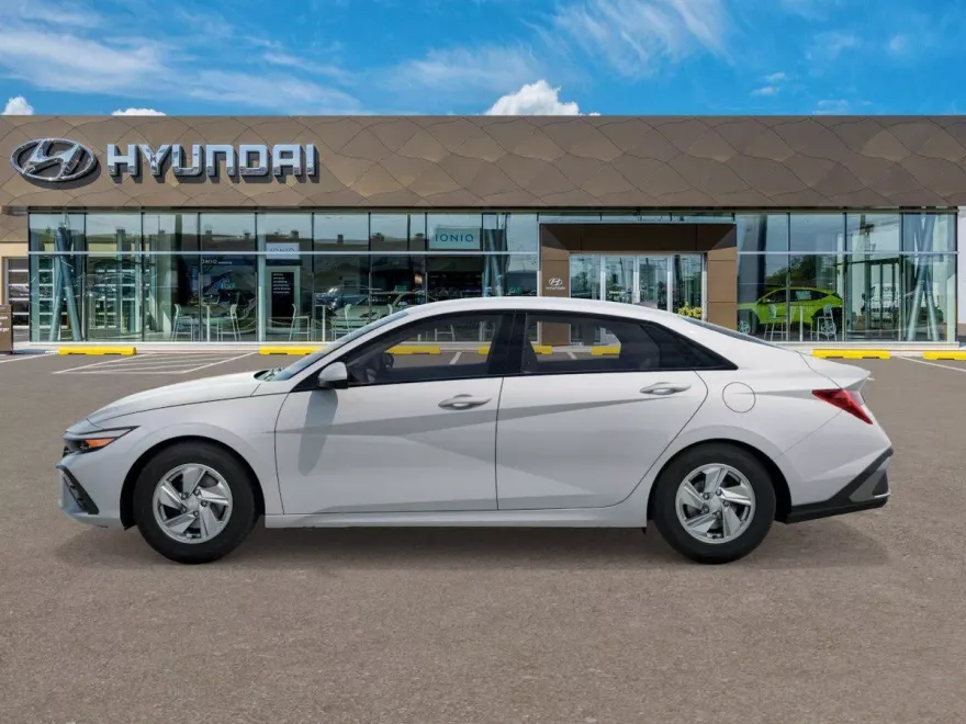 2025 Hyundai Elantra SE photo 1
