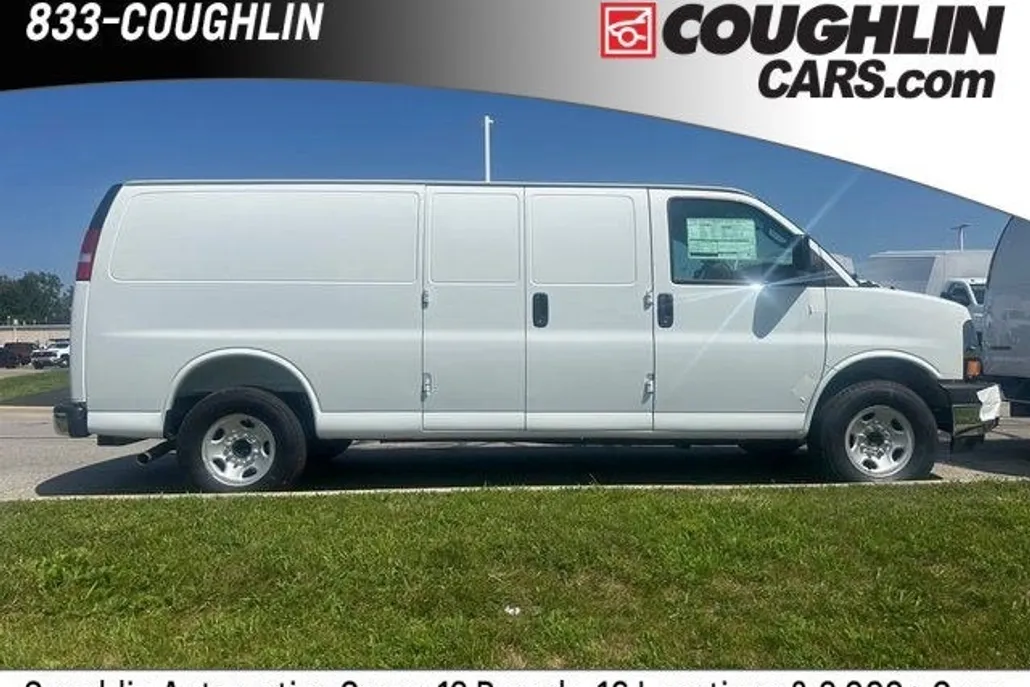 2025 Chevrolet Express Cargo 3500 photo 1