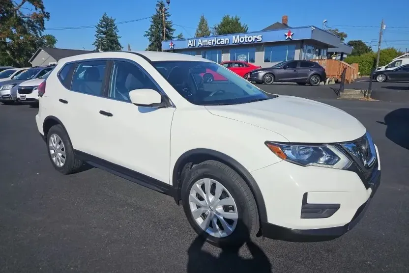 2018 Nissan Rogue photo 1
