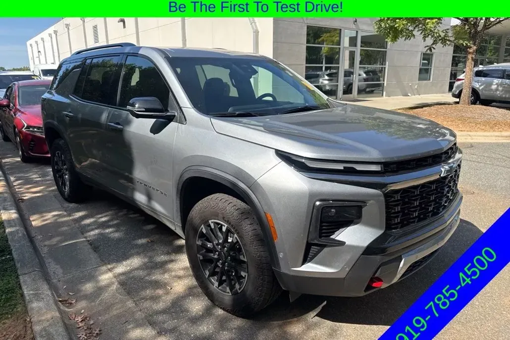 2024 Chevrolet Traverse Z71 photo 1