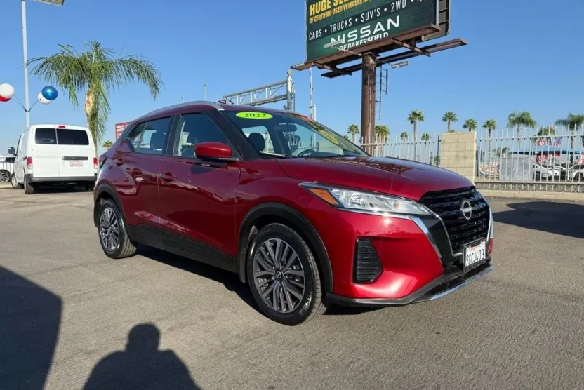 2023 Nissan Kicks SV photo 1