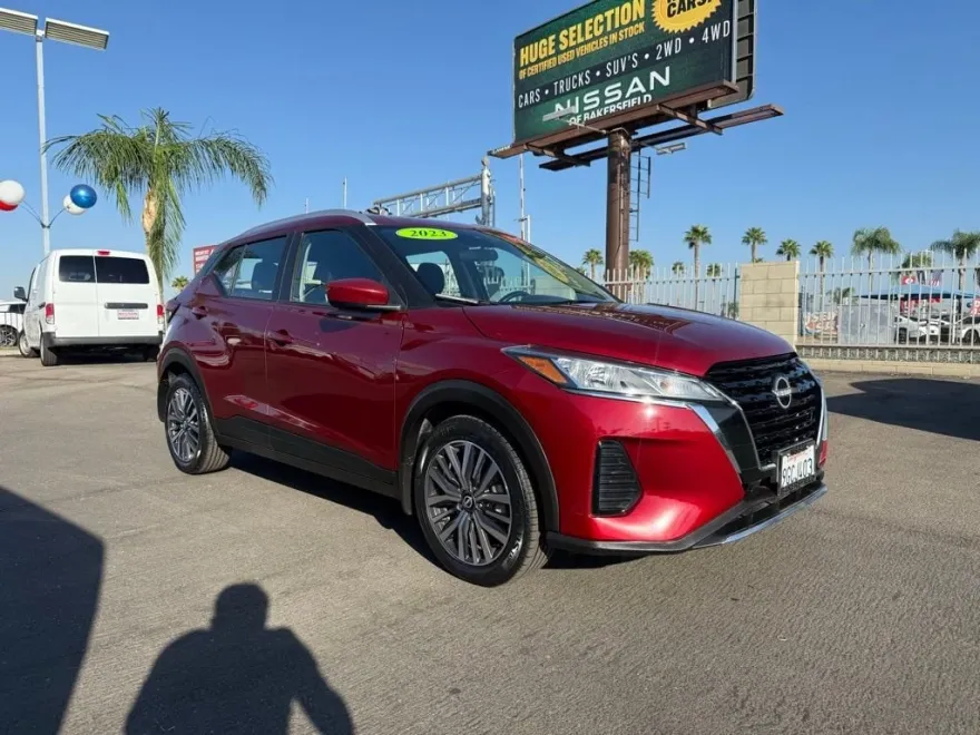 2023 Nissan Kicks SV photo 1