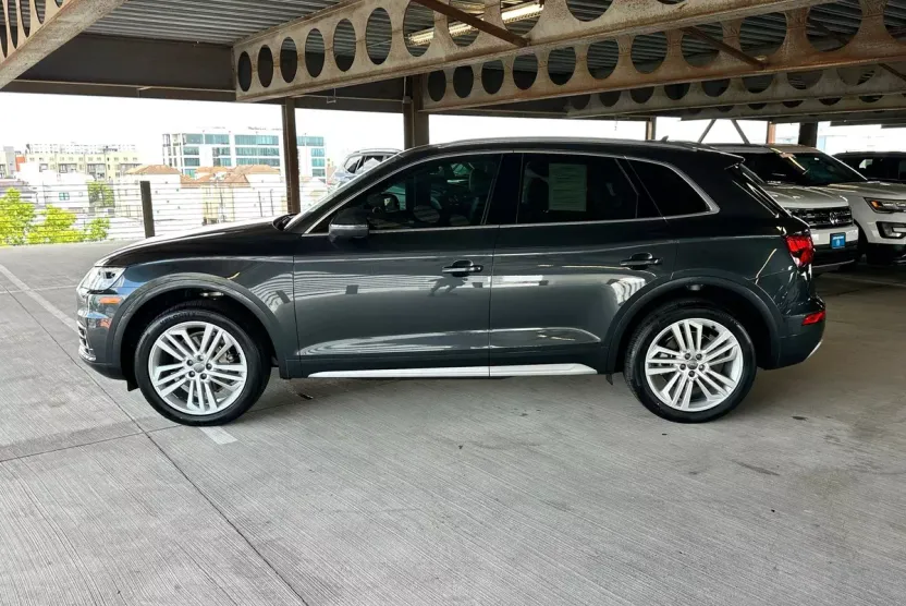 2019 Audi Q5 Premium Plus photo 1
