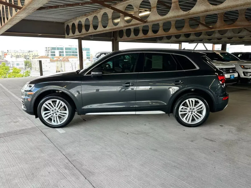 2019 Audi Q5 Premium Plus photo 1