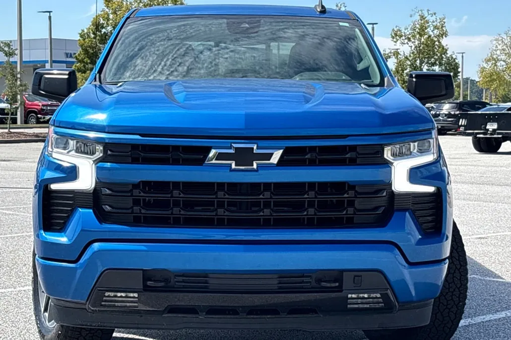 2023 Chevrolet Silverado 1500 RST photo 1