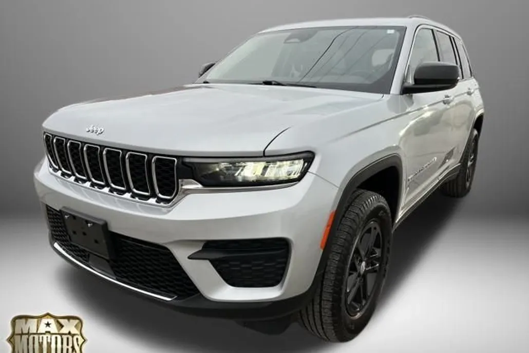 2023 Jeep Grand Cherokee Laredo photo 1