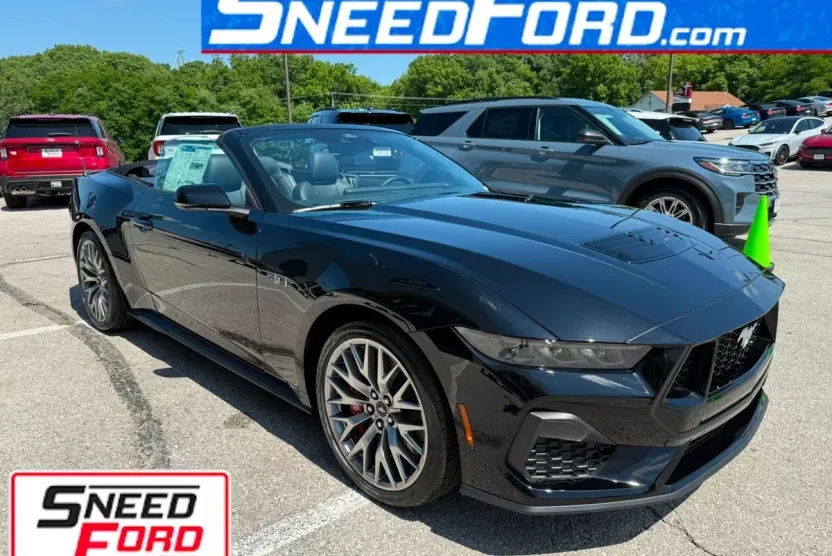2025 Ford Mustang GT Premium Convertible photo 1