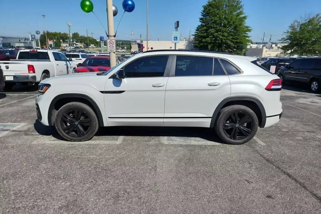 2023 Volkswagen Atlas Cross Sport V6 SEL photo 1