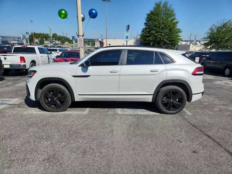 2023 Volkswagen Atlas Cross Sport V6 SEL photo 1
