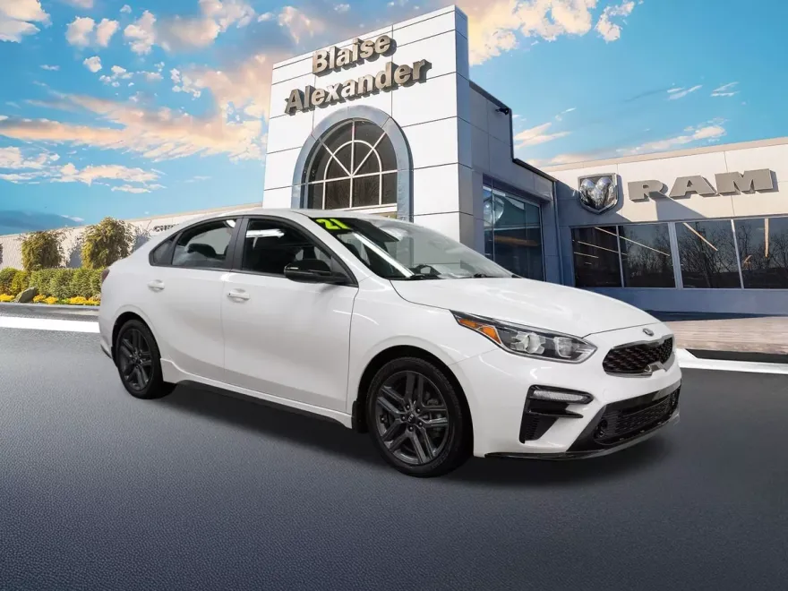 2021 Kia Forte GT-Line photo 1
