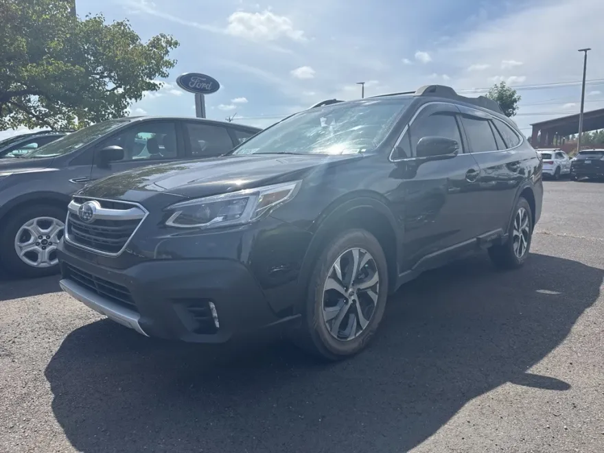 2022 Subaru Outback Limited photo 1