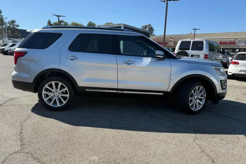 2016 Ford Explorer Limited Sport photo 1