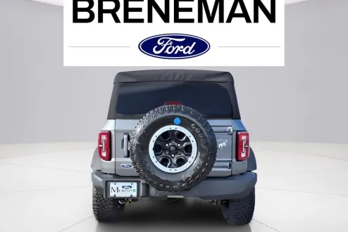 2024 Ford Bronco Outer Banks photo 2