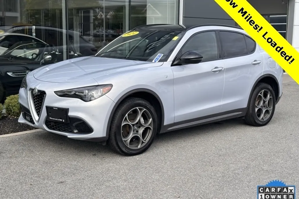 2024 Alfa Romeo Stelvio Ti photo 1