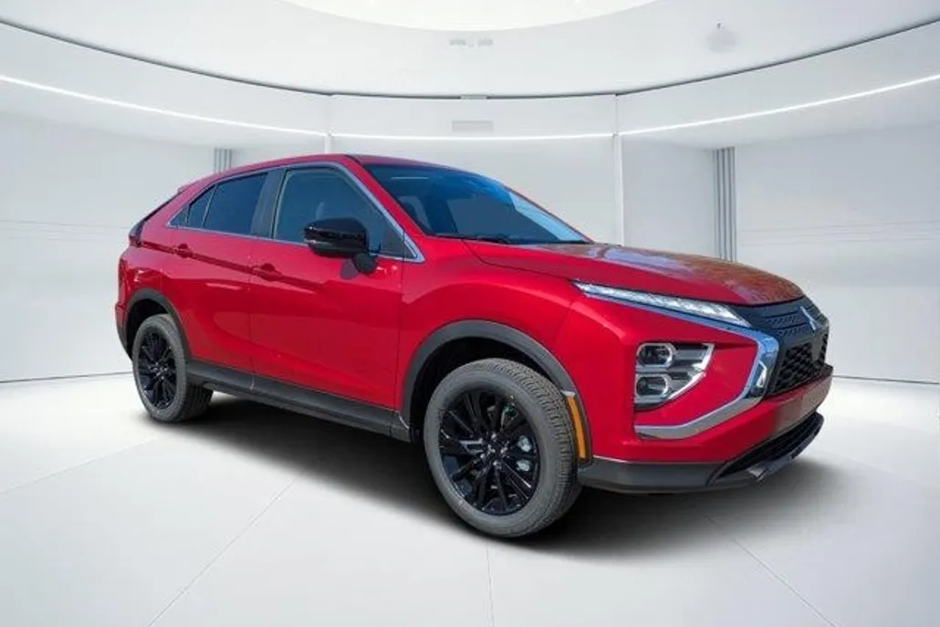 2025 Mitsubishi Eclipse Cross LE photo 1