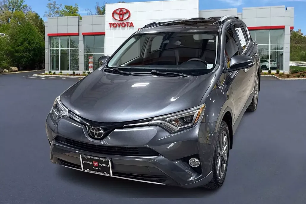 2018 Toyota RAV4 Limited photo 1