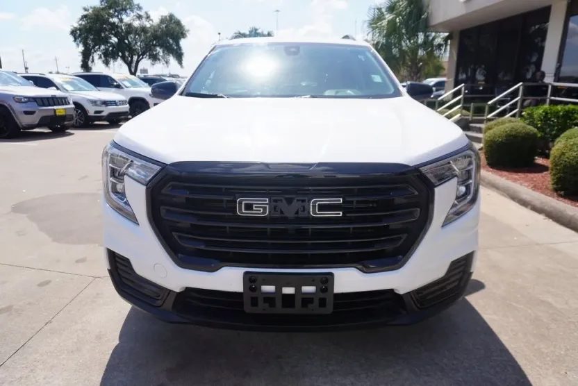 2024 Gmc Terrain SLE photo 1