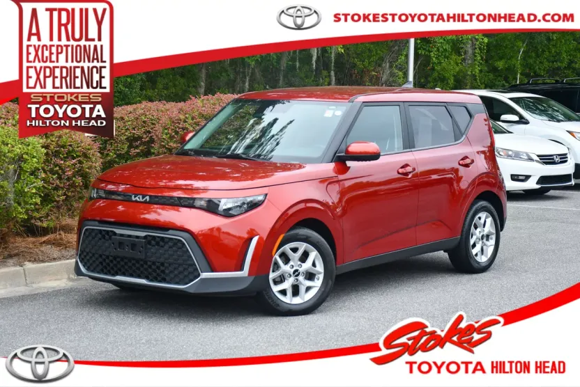 2023 Kia Soul LX photo 1