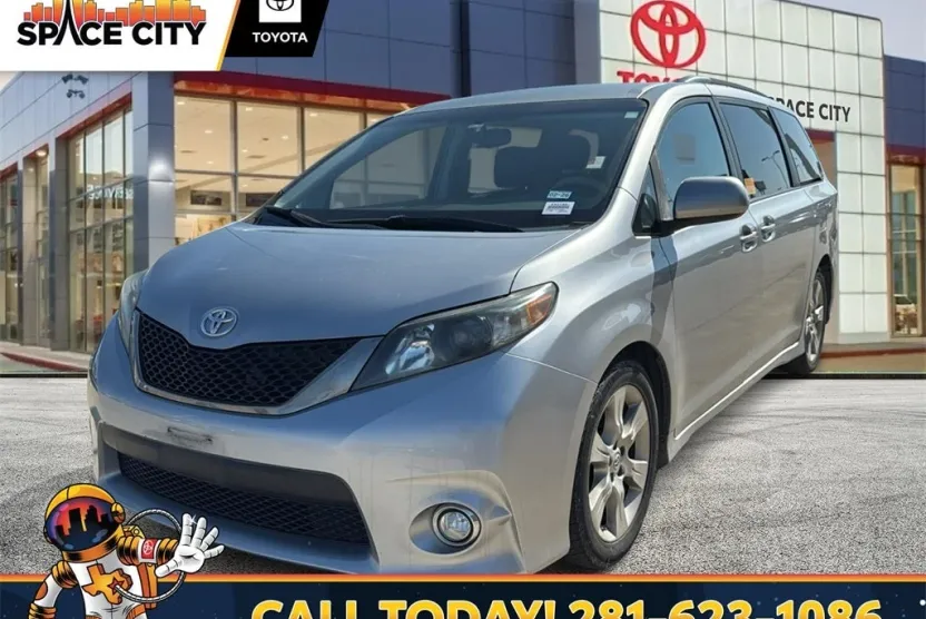 2012 Toyota Sienna photo 1